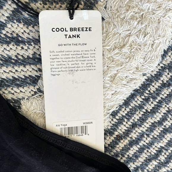 NWT Alo Yoga Cool Breeze Tank - size XS - black - Picture 6 of 7